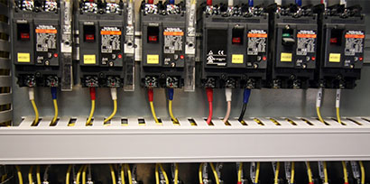 ブレーカー修理 コンセント修理 照明修理 スイッチ修理 コンセント・照明などの電気トラブルを即解決いたします！最短10分到着
